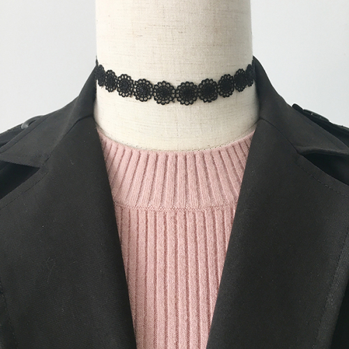 Schwarze Wasser-lösliche Spitze-Sonnenblume-Halskette für Frauen