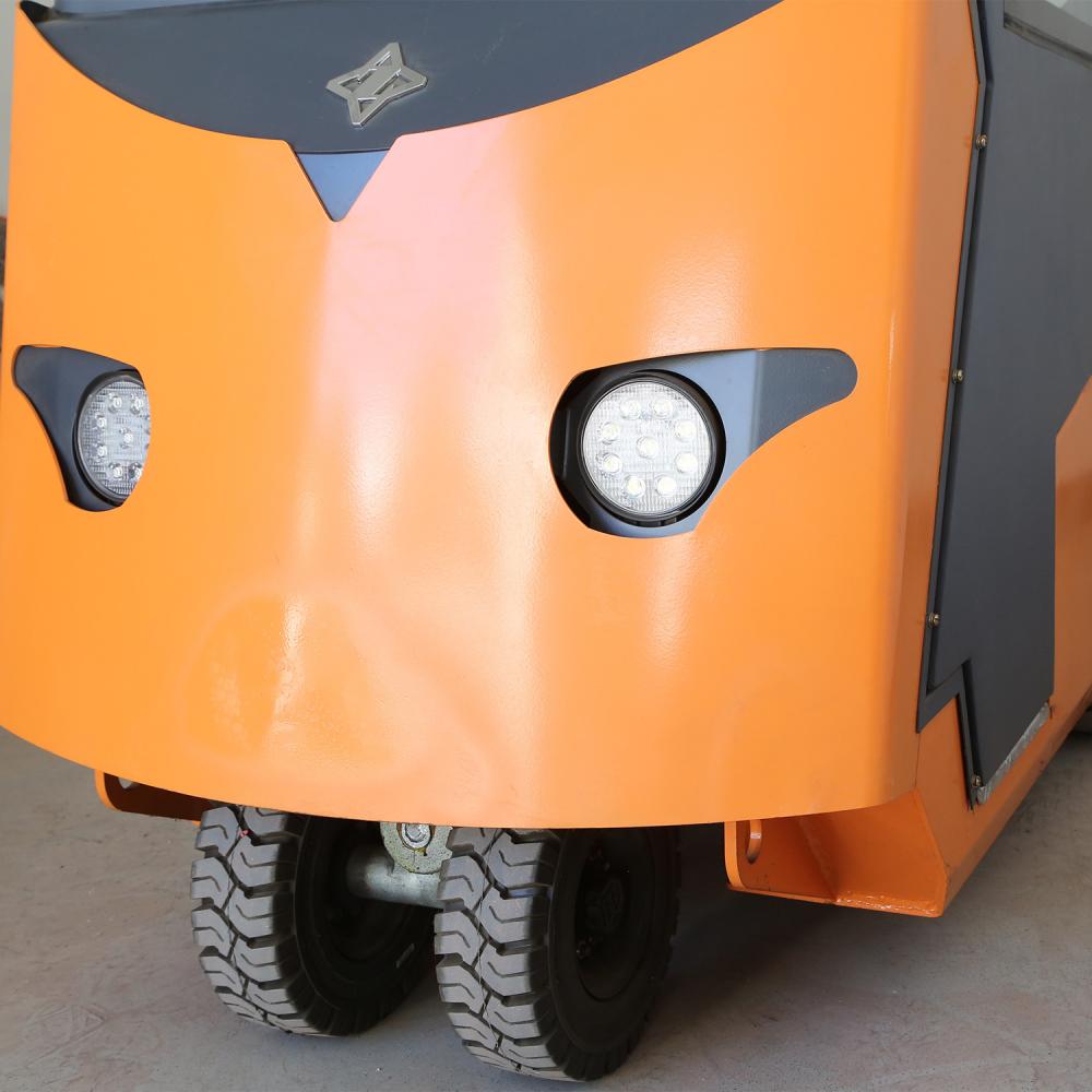 Electric 4T Tow Tractor with Full closed Cabin