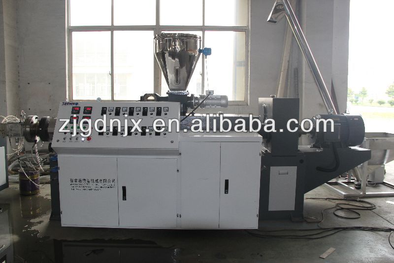 Plastic Wood Sawdust board making machine/WPC PVC door production line