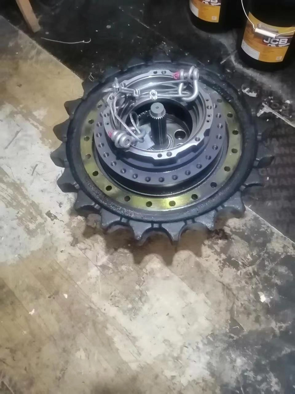 JCB excavator final drive JS200 travel reducer 333/K0684