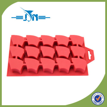 Multifunctional silicone ice lattice