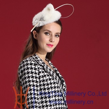 2015 Newly Designed White Headpiece With Feather