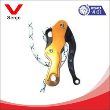 Automatic descender device/hook