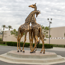 Outdoor garden metal bronze large decorative giraffe statues for sale
