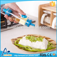 Fashion convenience 2 way kitchen gadgets spray bottle cruet set