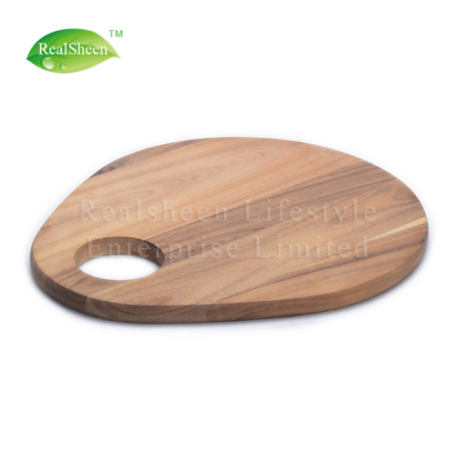 ハンドルが付いている楕円形の美しいアカシアの木製のまな板