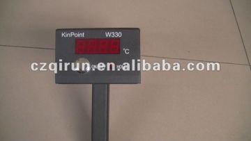 Digital temperature indicator