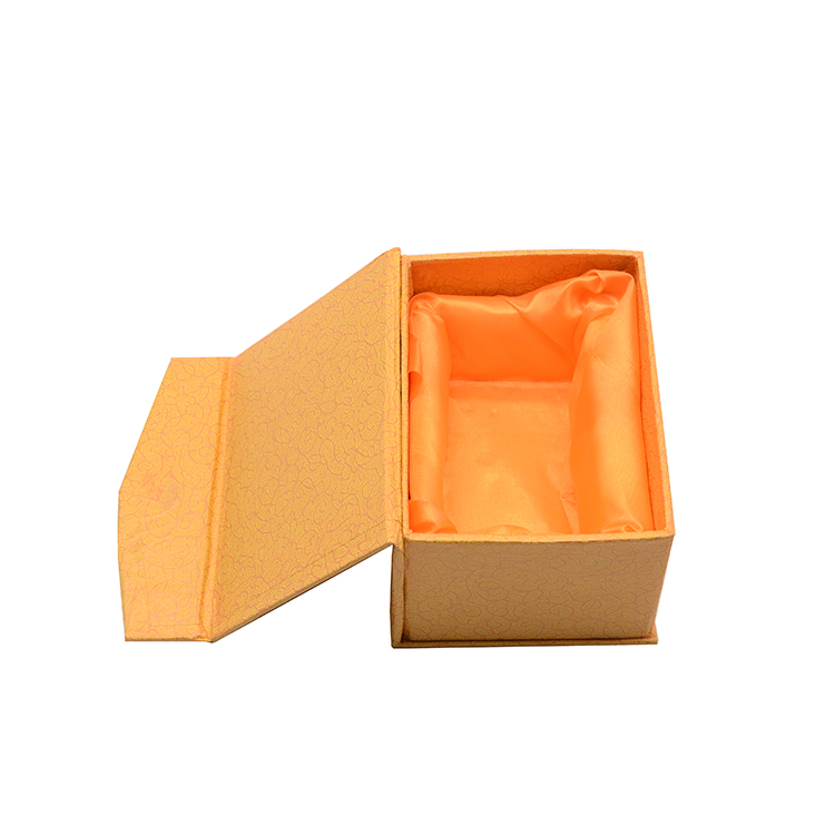 Custom Logo Yellow Luxury Magnetic Closure Rigid Cardboard Small Flat Packed Packaging Gift Box