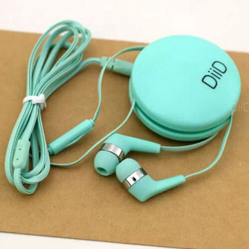 Retractable Earphones for Mobile Phone Computer