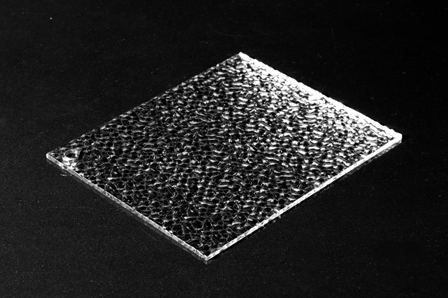 Acrylic sheet with high plasticity