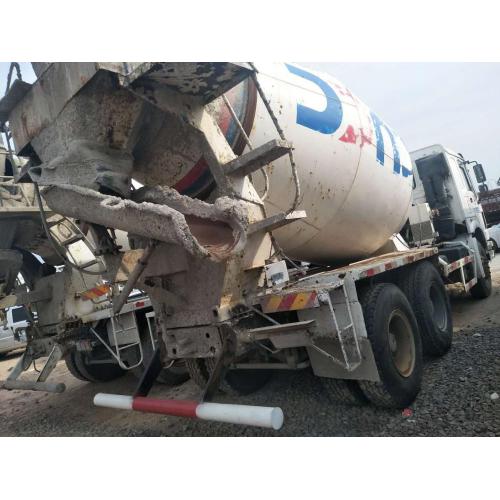 Truk mixer beton 10 CBM