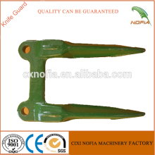 Combine harvester double forged finger guard knife