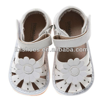 Daisy flower attached squeaky sandals infant baby shoes SQ-S11106WH