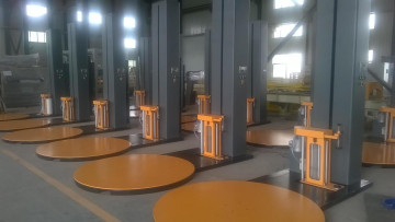 Pre-stretch film wrapping machine