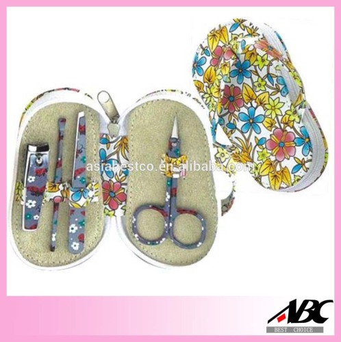 Slipper shape manicure set