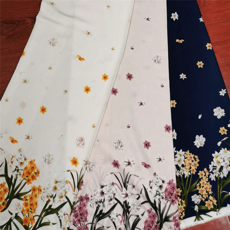 2020 Dernier terrain de stock Soft Custom Fabric Impression Challis Viscose Floral Poplin Rayon Imprimé Tissu