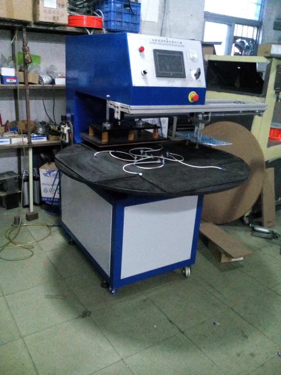 Automatic blister packing machine