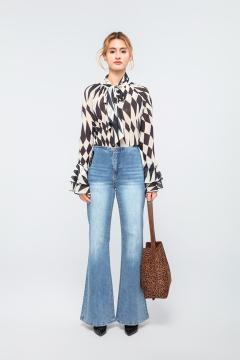 The Irregular pattern blouse