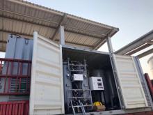 High purity oxygen gas generator