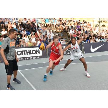 FIBA 3x3 enlio ses entrelaçar a quadra esportiva ao ar livre 25