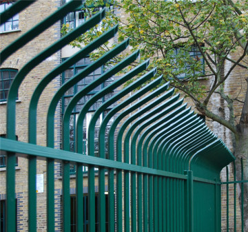 hot-dipped galvanized anti climb security fence