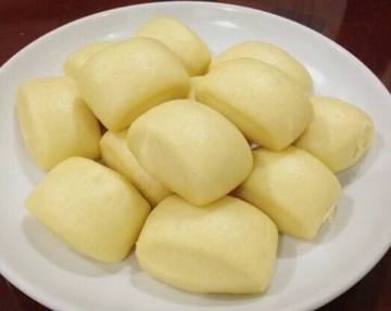Eggs and Milk Steamed Bread