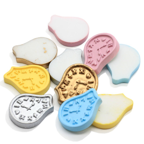 Prezzo di fabbrica Multi colori Resina Orologio Design Flatback Timekeeper Cabochon Perline Bambini Collana Bracciale Ornamento Accessorio