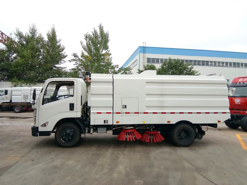 truck mounted street sweeper 3