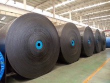 Oil resistant conveyor belt under strong wear condition