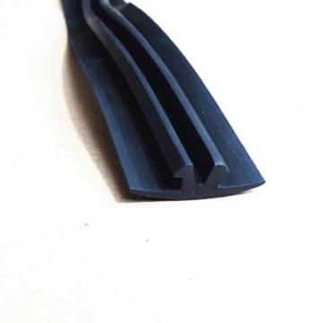 Recessed door sealing strip P3