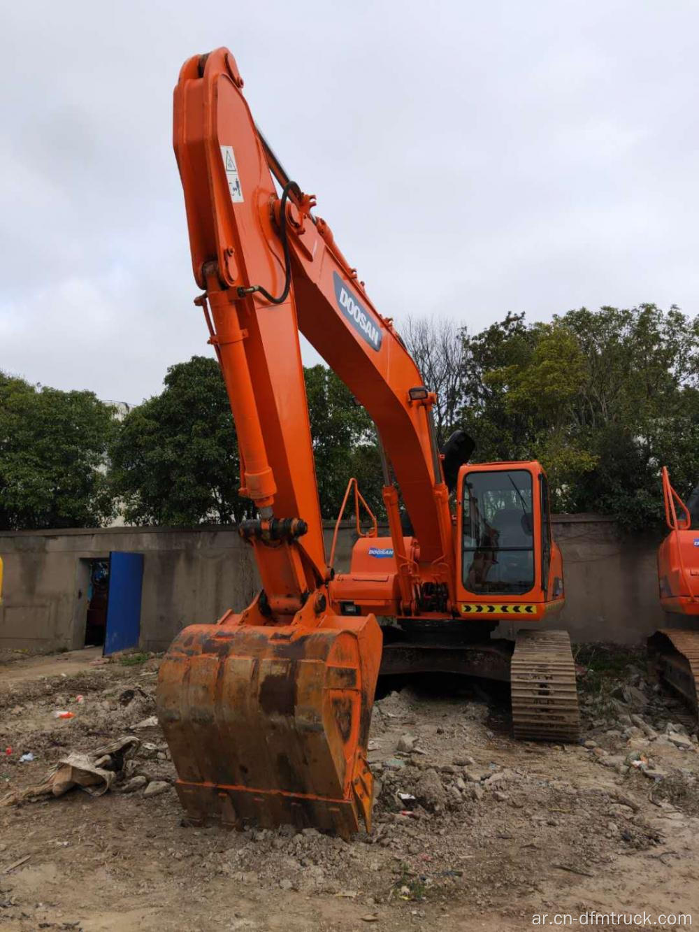 تستخدم كوريا صنع Doosan DH220 حفارة