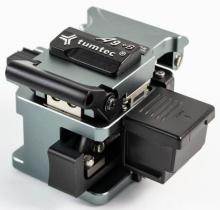 High precision fiber cleaver