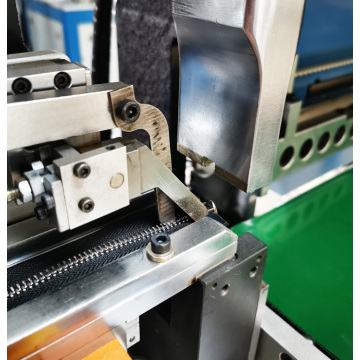 Automatic ultrasonic Open-End zipper cutting machine