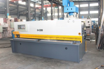 Swing Beam Cutting Machine