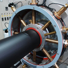 Plastic pipe production with mark line