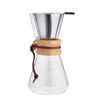 竹スリーブ600mlのコーヒーメーカーに注ぐ