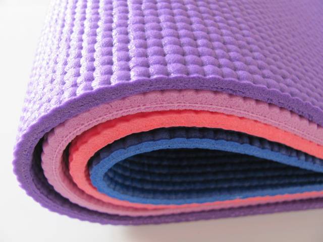 Tapis de yoga moussant pas cher