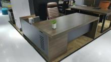 Corner office desk with sturdy material