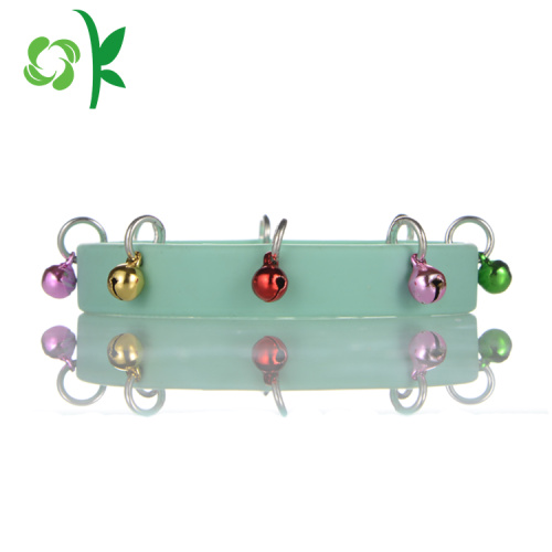 Bracelets en silicone mono-couleur écologiques avec cloche