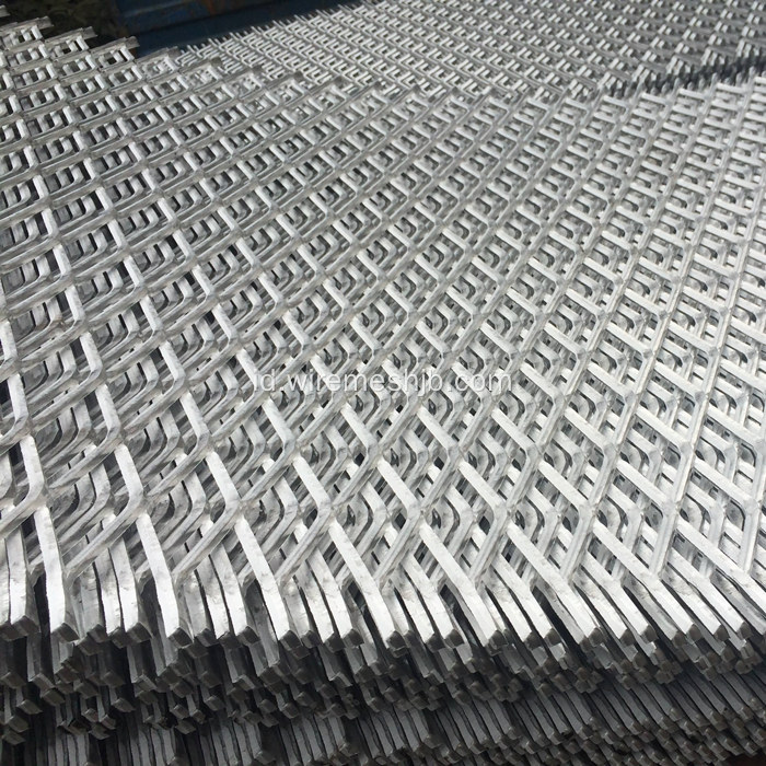 Diamond Hole Hot mencelupkan Galvanized Expanded Metal Mesh