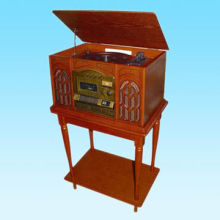 Nostalgic Turntable AM/FM Radio with 3CD and Cassette Player