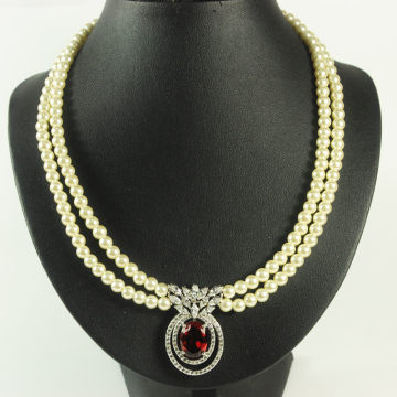 Pearl Jewelry with Diamond Pendant