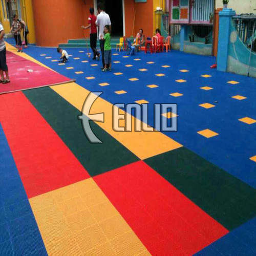 Piso de parque infantil modular de piso entrelazado