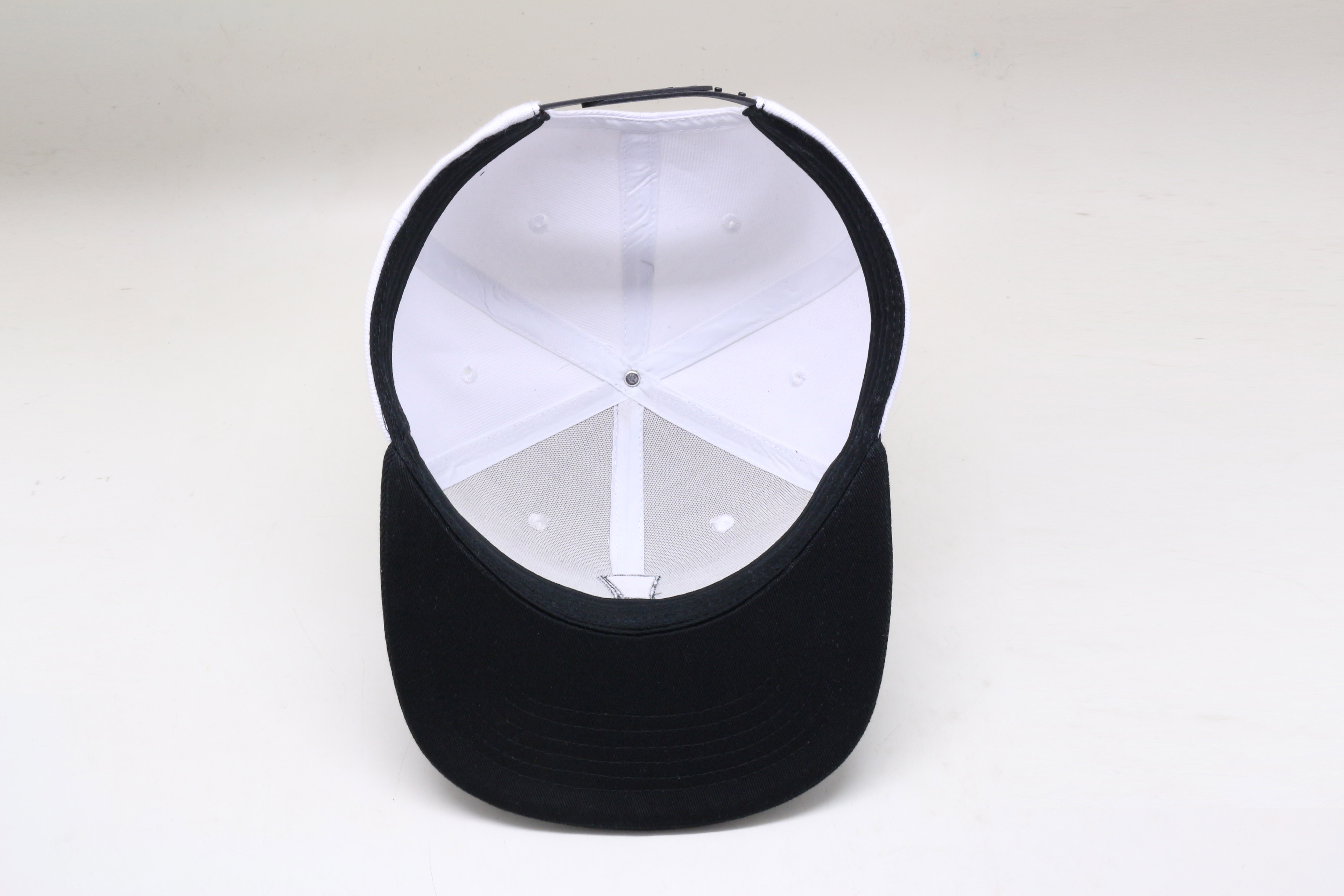 Six panel men's adjustable hat