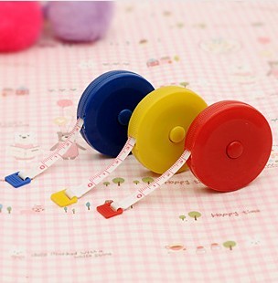 variious round measuring tape for gifts