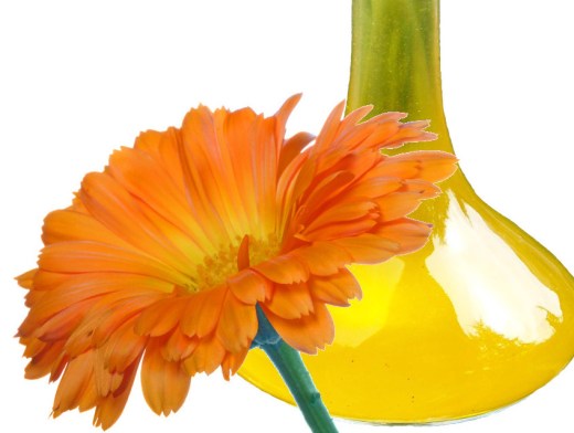 Olio vettore di calendula per la cura della pelle