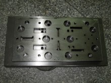 Hardware stamping die