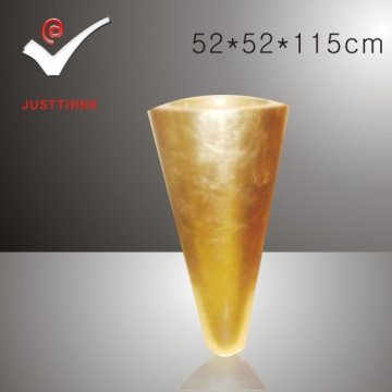 resin golden vases