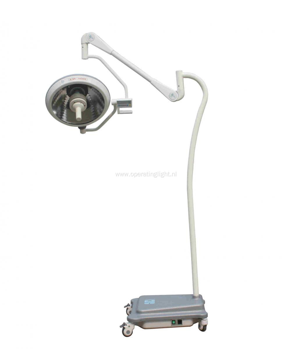 Mobile halogen operation light with battery