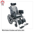 Wysokiej klasy wózek inwalidzki z czarnej czystej skóry